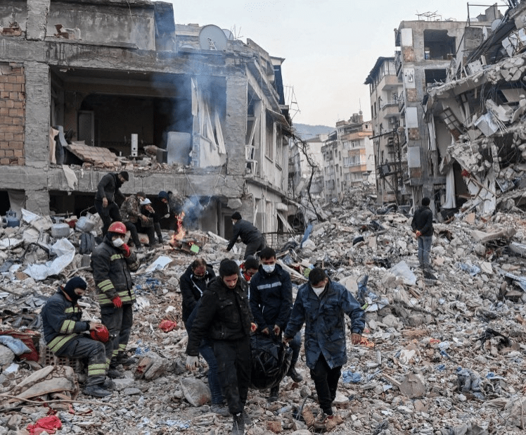 Suspenden labores de rescate en Turquía image-271