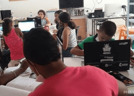 Biblioteca pública de Varas Blancas cuenta con internet | RTA Noticias
