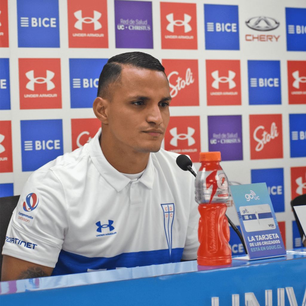 Rovira y el cariño de la afición de Universidad Católica Rovira y el cariño de la afición de Universidad Católica | RTA Noticias