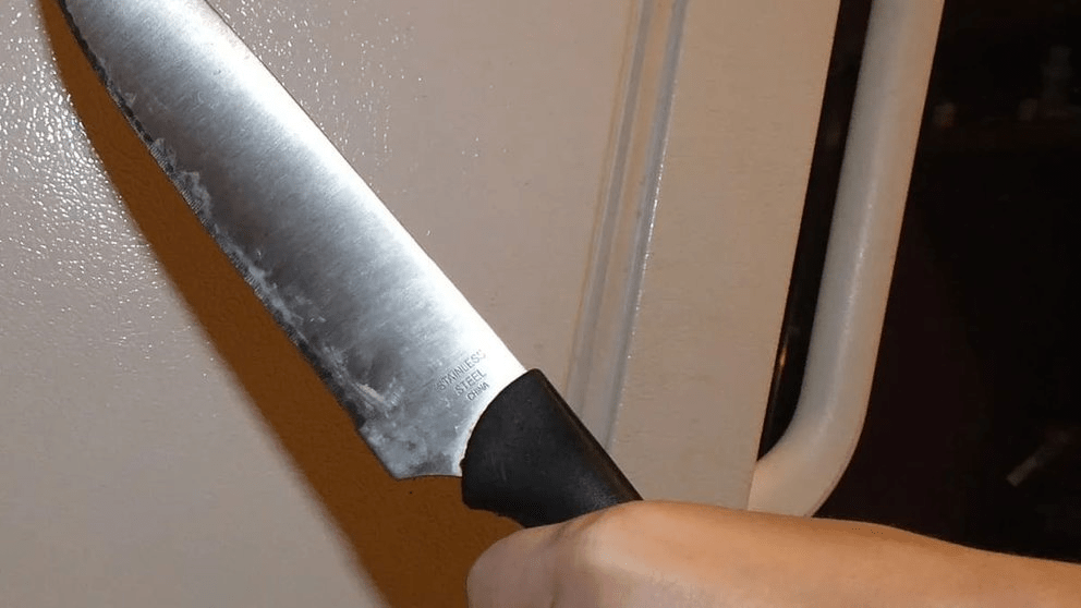 Agrede a su expareja y a su hija e intenta suicidarse | RTA Noticias