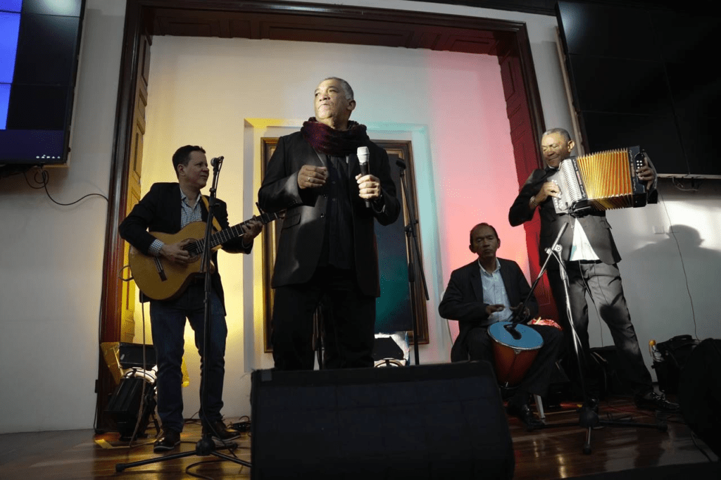 La Fundación Festival de la Leyenda Vallenata fue condecorada | RTA Noticias