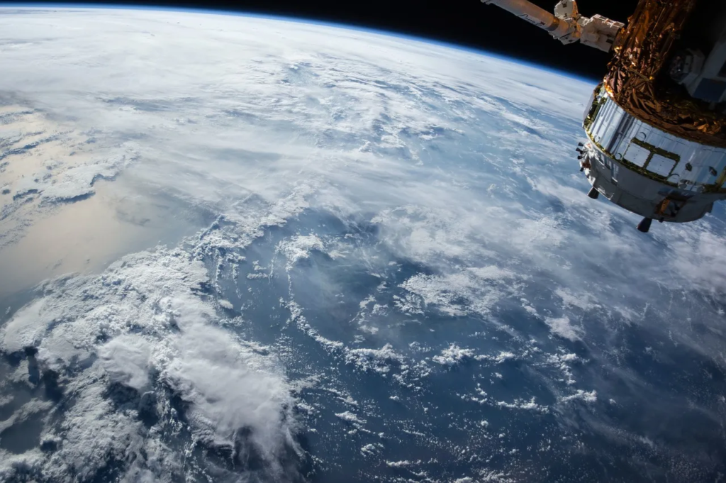 Satélite colombiano es lanzado con éxito al espacio Satélite colombiano es lanzado con éxito al espacio | RTA Noticias