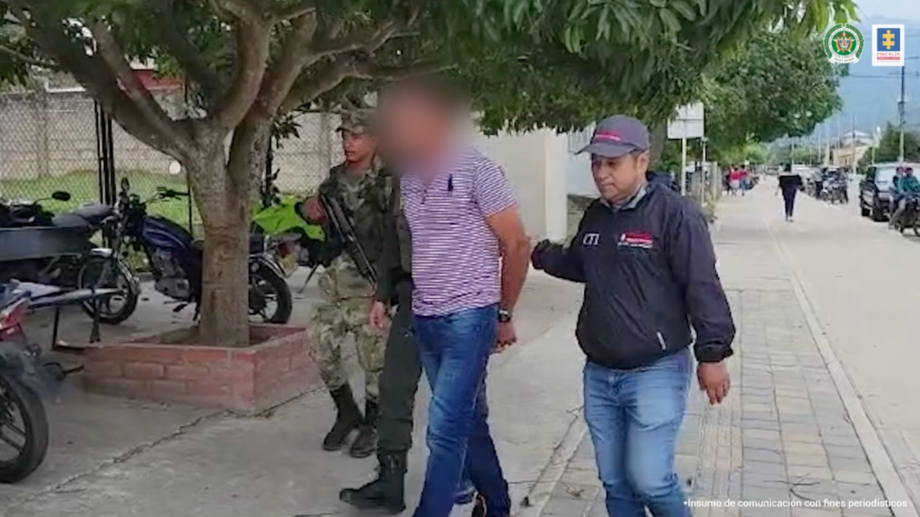 A la cárcel por presunto acceso carnal a su hijastra | RTA Noticias