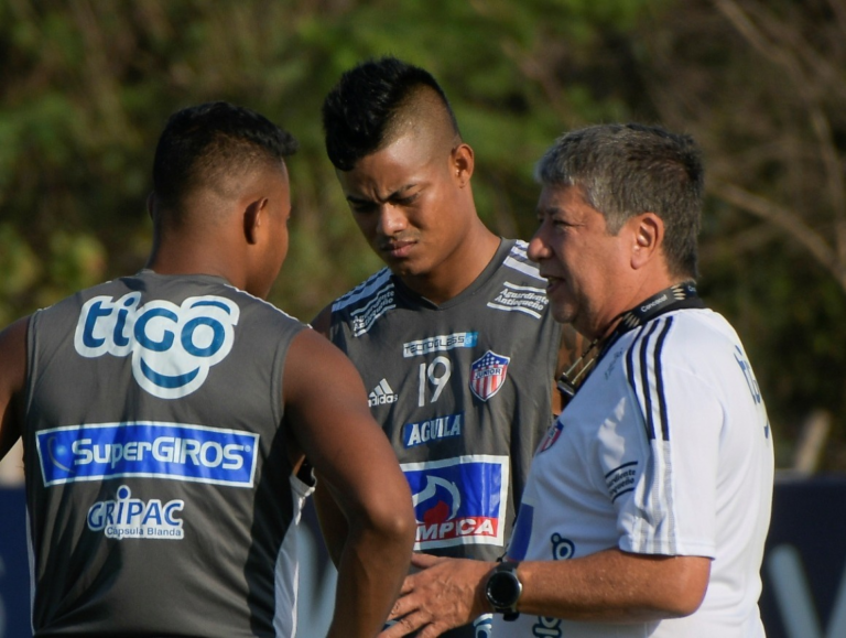 Junior rescindiría contrato con el "Chino" Sandoval image-134