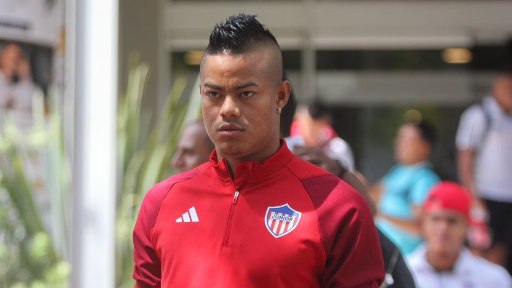 Junior rescindiría contrato con el "Chino" Sandoval | RTA Noticias