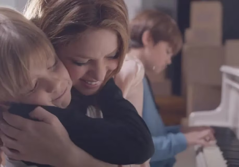 Shakira revela video oficial de su nuevo tema "Acróstico" image-176