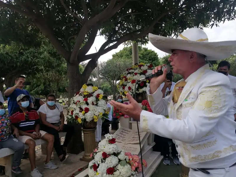 Seis canciones para serenatear a Diomedes Díaz | RTA Noticias