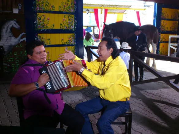 Quienes fueron los acordeoneros de Diomedes Díaz | RTA Noticias