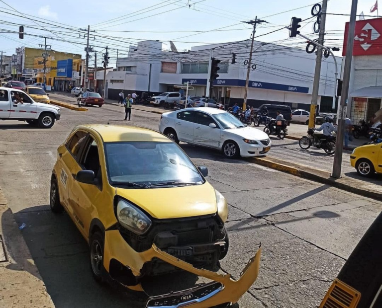 Accidente en Valledupar al parecer por semáforo fuera de servicio image-313