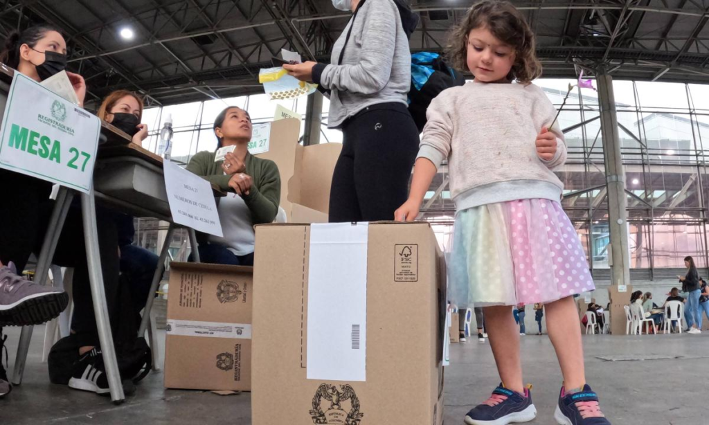 Se embolatan inscripciones por firmas en Valledupar Se embolatan inscripciones por firmas en Valledupar | RTA Noticias