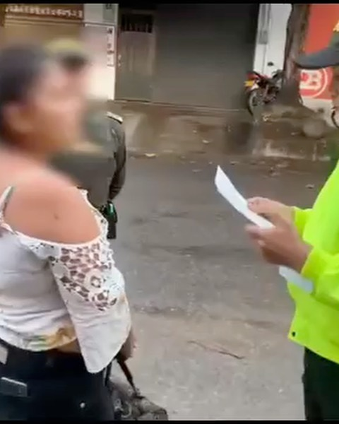 Mujer agarró a patadas a su hijo de seis meses Mujer agarró a patadas a su hijo de seis meses | RTA Noticias
