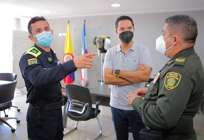 Se va coronel de la Policía Cesar, Luís León Se va coronel de la Policía Cesar, Luís León | RTA Noticias