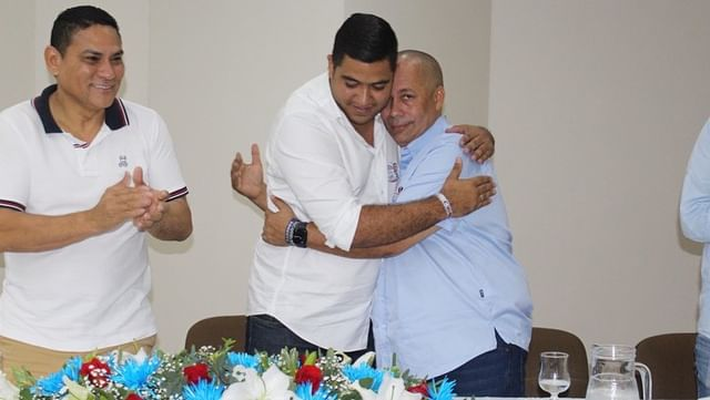 Jose Ávila respaldara candidatura de Ernesto Orozco Jose Ávila respaldara candidatura de Ernesto Orozco | RTA Noticias