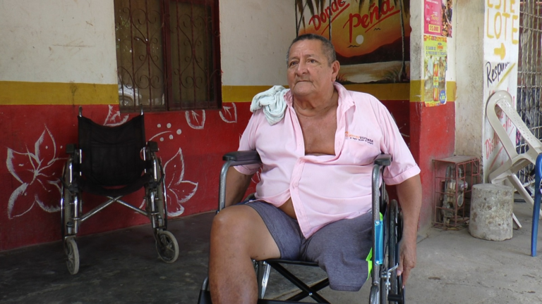 Perdió una pierna, pero no su alegría y ganas de trabajar image-126