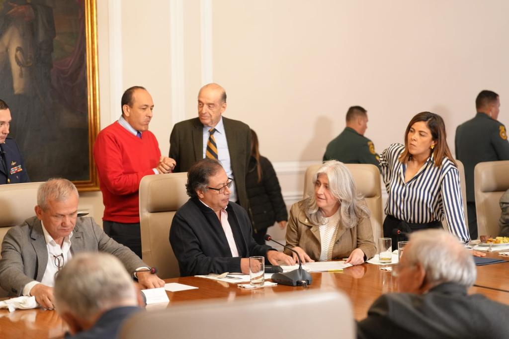 UN MES O LO BOTAN | RTA Noticias