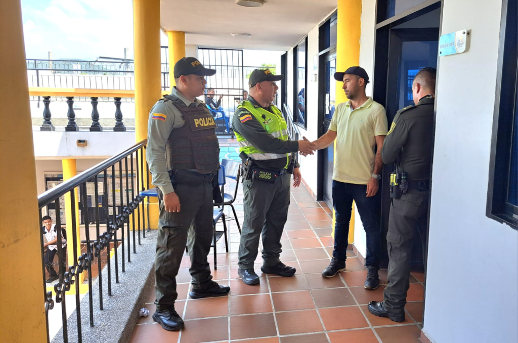 Policía implementa campaña para prevenir hurtos en ESESCO | RTA Noticias