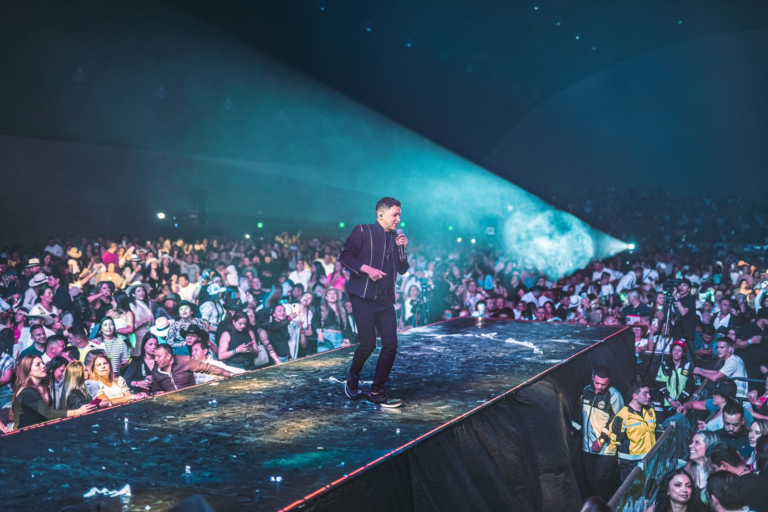 Jorge Celedón, engalana con su vallenato la Feria de las Flores image-19