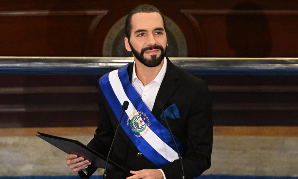 Nayib Bukele, el presidente más popular de América Latina | RTA Noticias