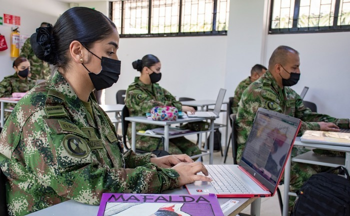 Gobierno firma gratuidad en escuelas de la Fuerza Pública image-83