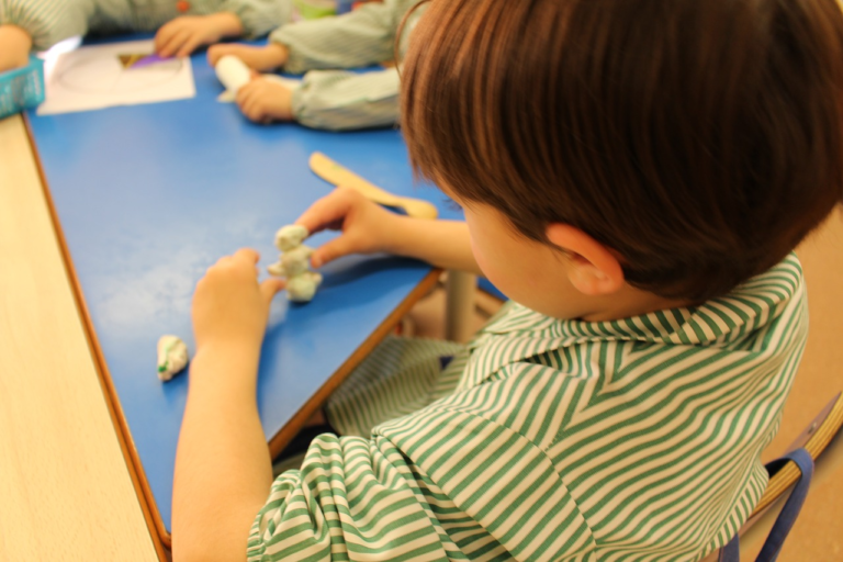 Niños con Autismo: "Desafíos en el colegio" image-105