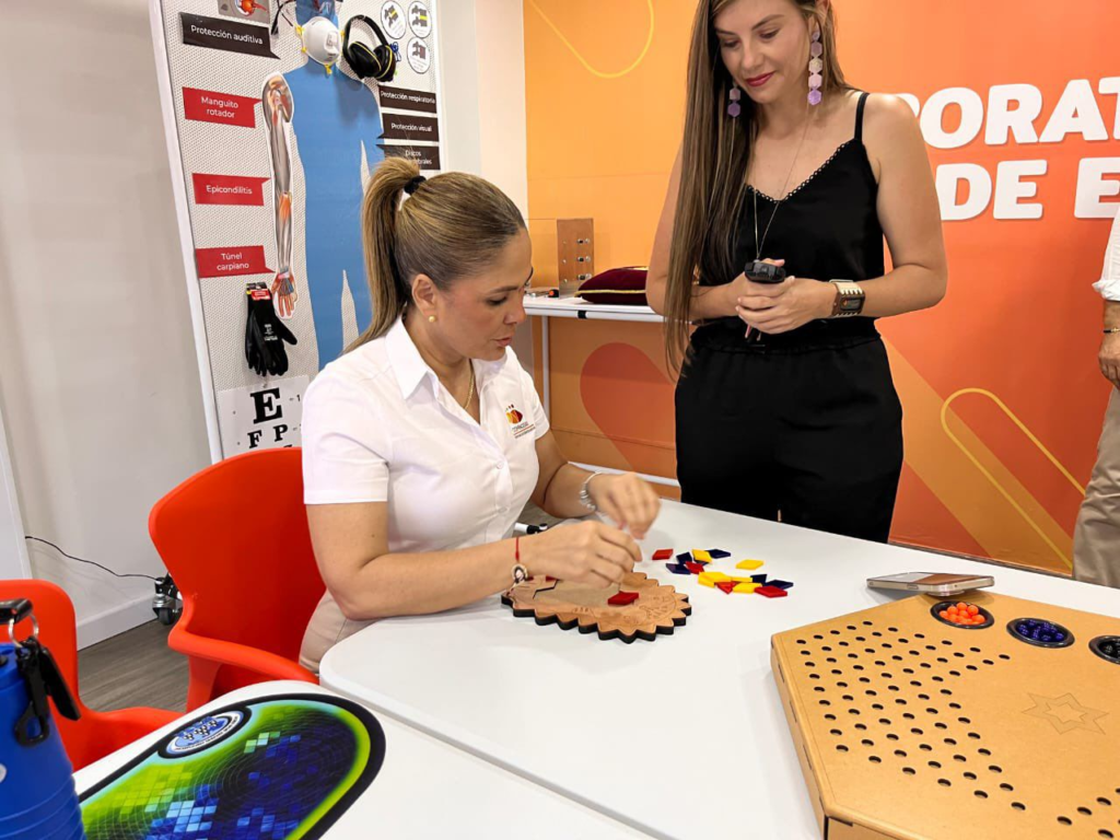 Comfacesar inaugura laboratorio de empleo | RTA Noticias