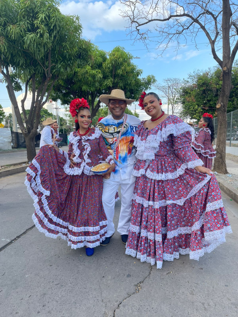¡RTA Noticias se gozó el Desfile de Piloneras! | RTA Noticias