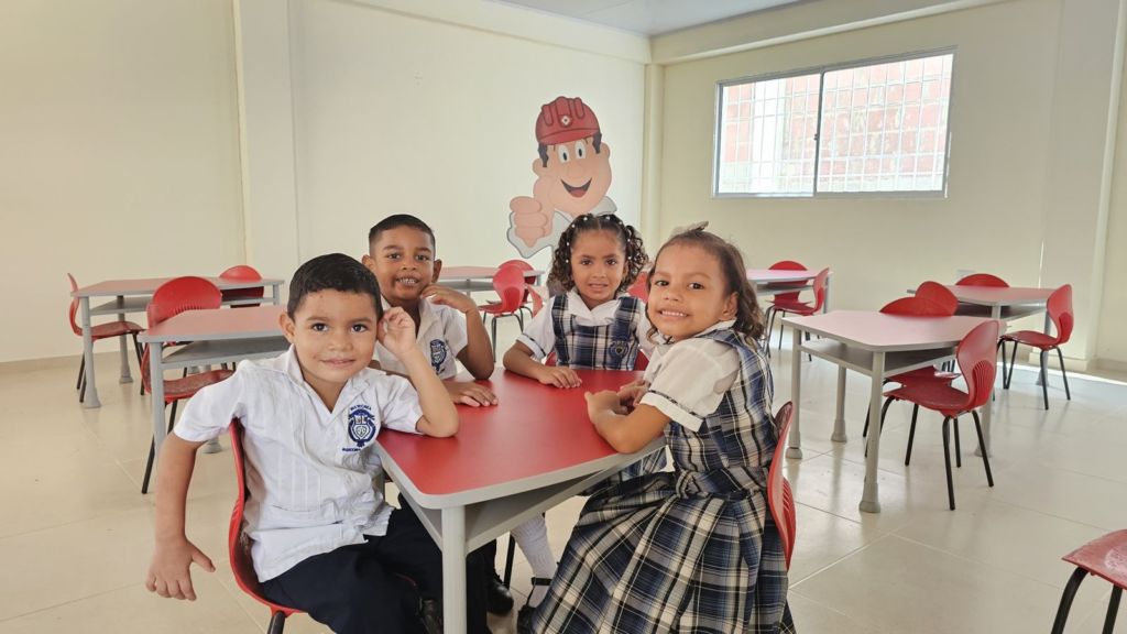 Drummond entregó Jardín Infantil en Bosconia, Cesar | RTA Noticias