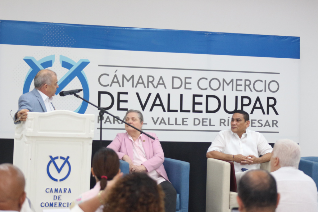 Otorgan Orden del Congreso a José Luis Urón Márquez | RTA Noticias