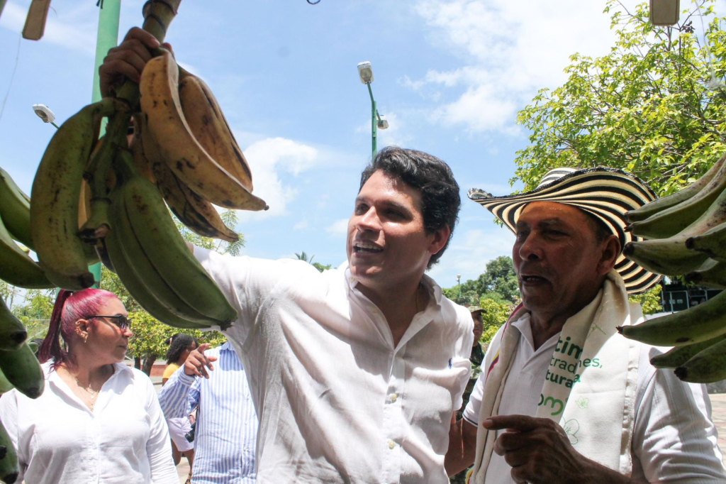 Se celebra el Festival de Danzas Folclóricas en La Palmita | RTA Noticias