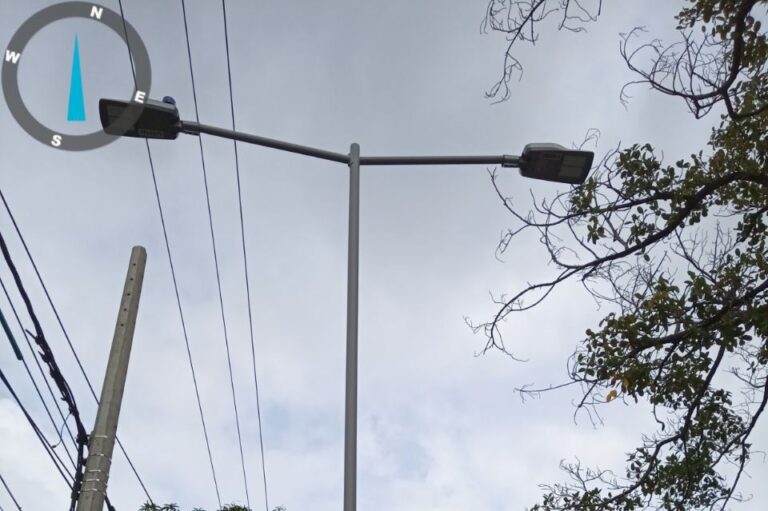 Conexiones ilegales sobre la Av. Simón Bolívar provocan apagones Imagen de WhatsApp 2024-10-15 a las 17.14.41_ce2f9f8f