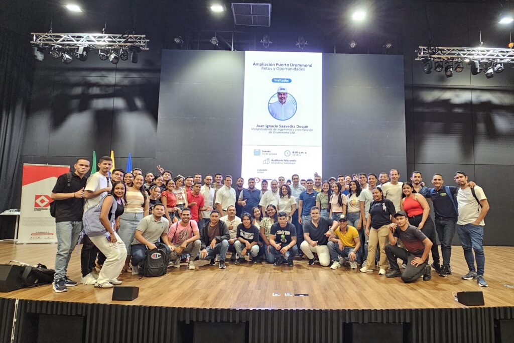 Drummond capacitó a estudiantes de ingeniería del país | RTA Noticias