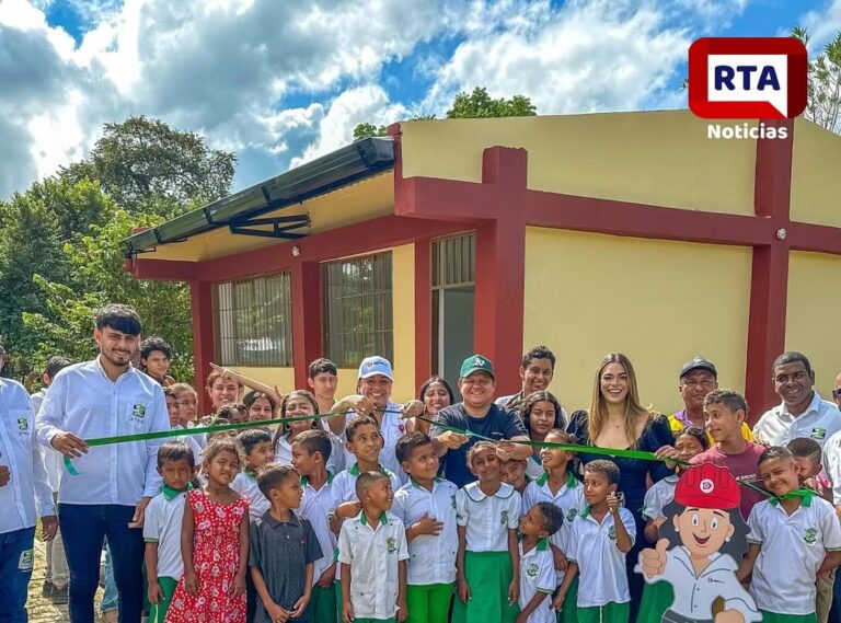 DRUMMOND fortalece la educación en zona rural de Becerril con la entrega de una nueva aula Imagen de WhatsApp 2024-11-25 a las 11.37.35_11ab63ed