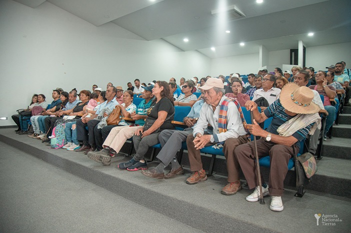 La Reforma Agraria Superan 300 Comités en Colombia La Reforma Agraria Superan 300 Comités en Colombia | RTA Noticias
