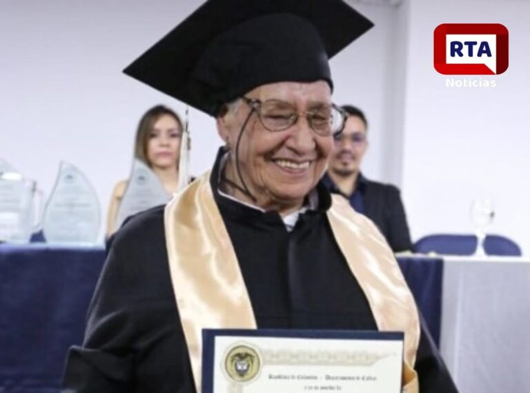 A los 84 años cumplió su sueño de ser bachiller Imagen de WhatsApp 2024-12-06 a las 09.41.57_4758f44f