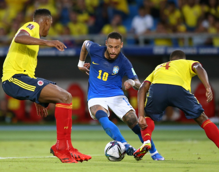 Neymar regresa a Brasil para enfrentar a Colombia en Eliminatorias image