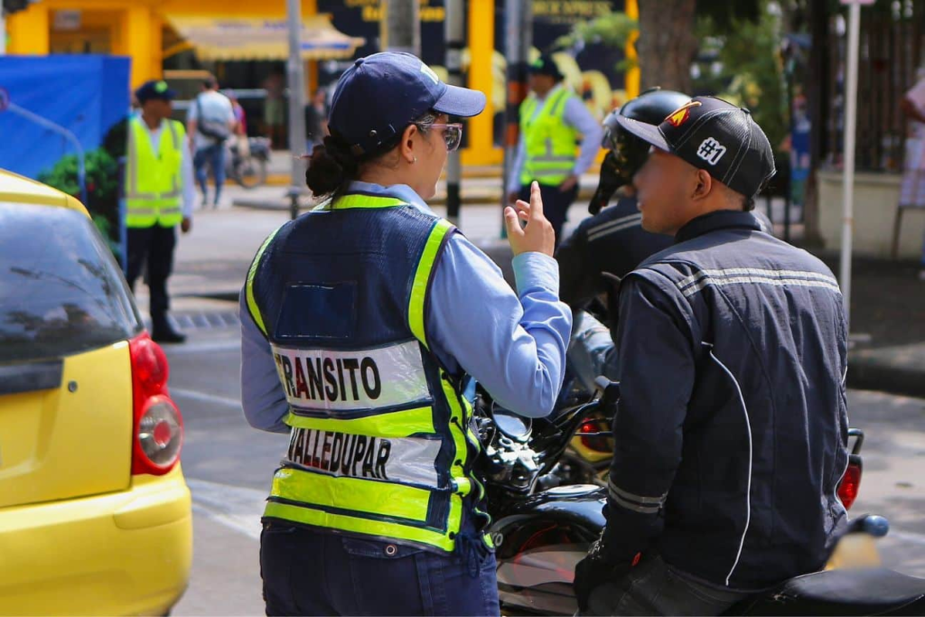Reactivan en Valledupar decreto que prohíbe parrillero hombre | RTA Noticias