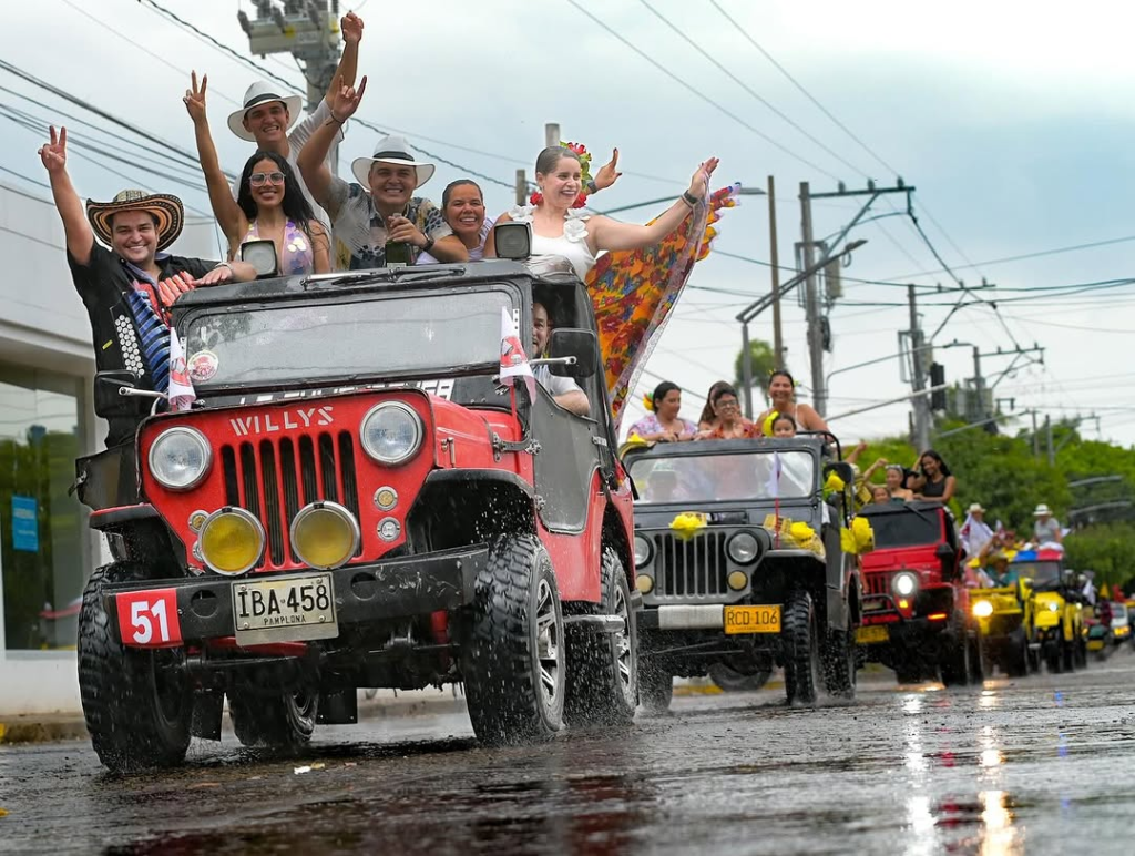 Valledupar vibró con el desfile de los Jeep Willys Parranderos | RTA Noticias