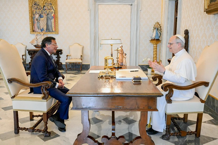 Presidente Petro se reúne con el Papa León XIV y lo invita a Colombia image