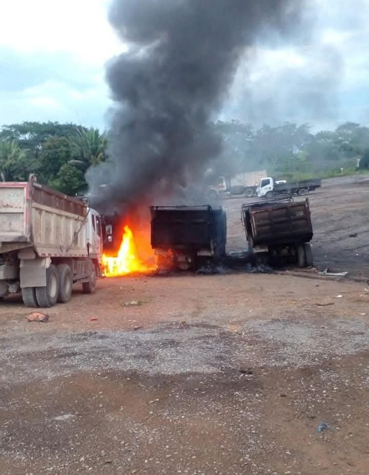 ELN incinera maquinaria en Pelaya, Cesar | RTA Noticias