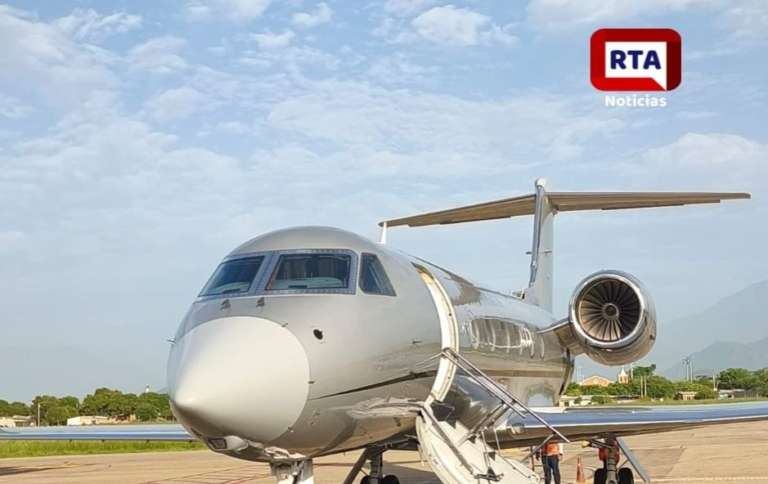 ¡Se fue la Bichota! Karol G salió de Valledupar a Estados Unidos image