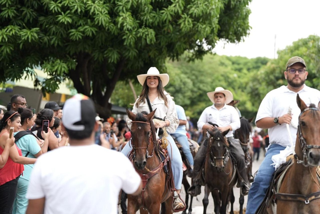 Recorrido de la Gran Cabalgata en Valledupar Recorrido de la Gran Cabalgata en Valledupar | RTA Noticias