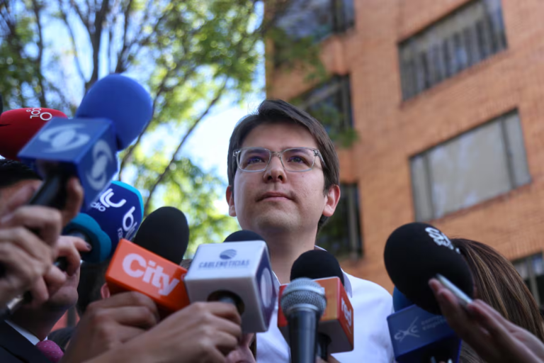 Miguel Uribe presentó hemorragia y fue intervenido de nuevo image