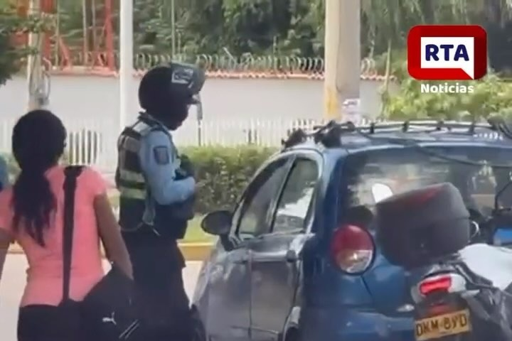 Conductor golpea a agente de tránsito en Valledupar image