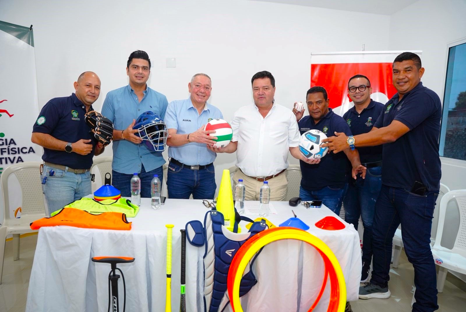 Drummond fortalece la ‘Estrategia Deportiva, Física y Recreativa de Ciénaga’ con la entrega de implementos deportivos_1