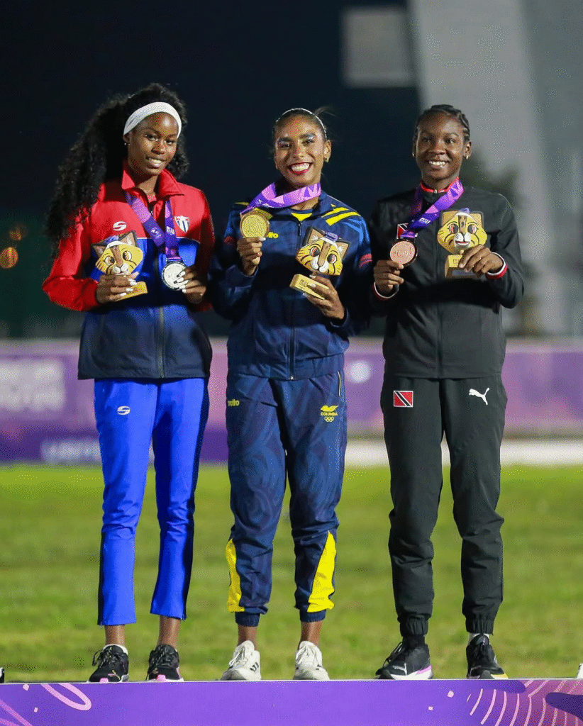 Natalia Linares suma bronce en Relevo 4x1000 y oro en salto largo | RTA Noticias