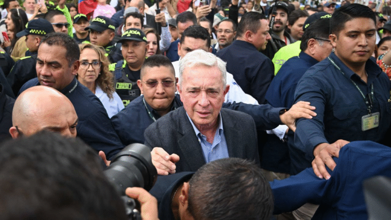 Álvaro Uribe renuncia a la prescripción de sus proceso judicial image