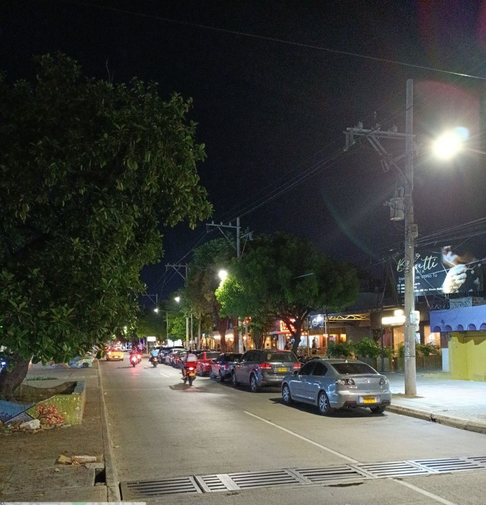 Conexiones ilegales saturan alumbrado público de la Av. Simón Bolívar Conexiones ilegales saturan alumbrado público de la Av. Simón Bolívar | RTA Noticias