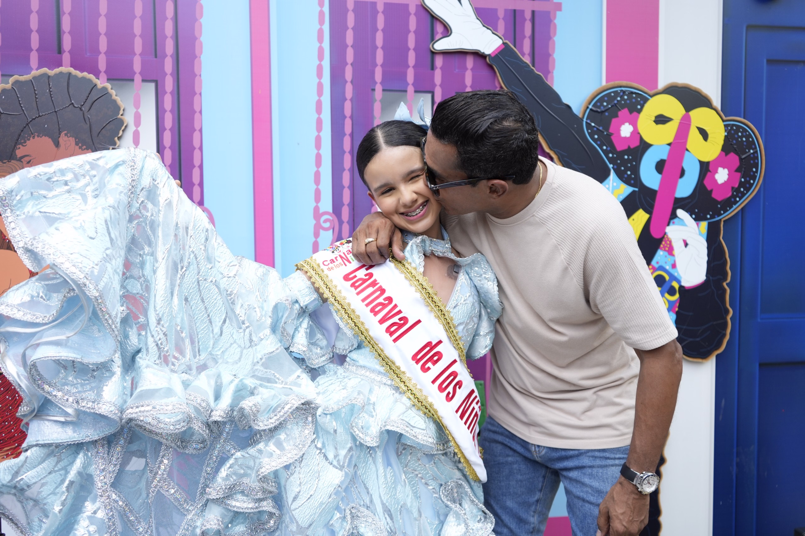 Sharon es Carnaval lo nuevo del Checo Acosta CARNAVAL DE LOS NIÑOS CON SHARON
