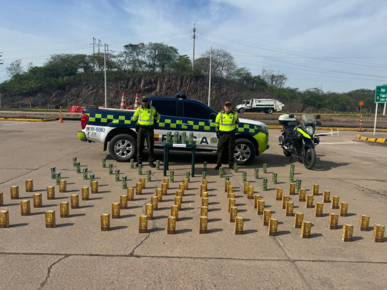 Policía incauta 113 unidades de licor ilegal en Bosconia image