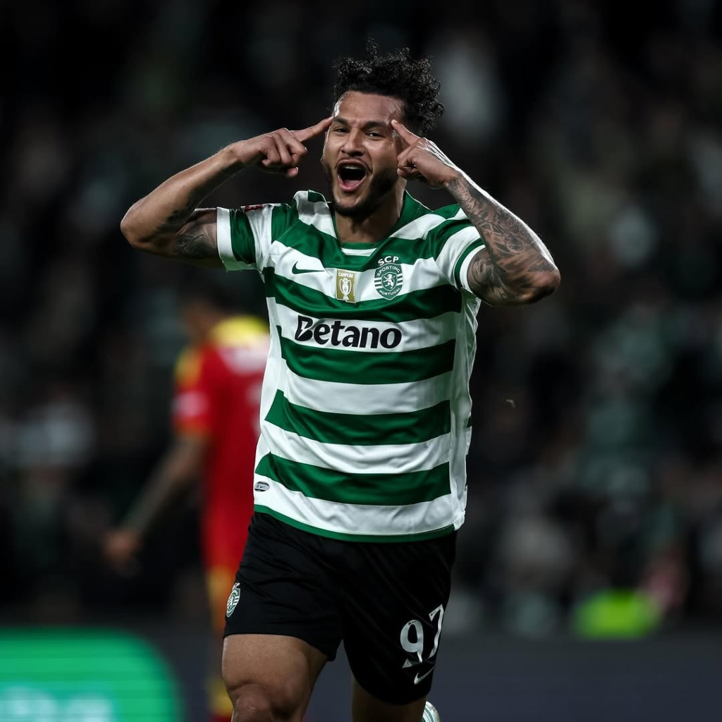 Luis Suarez se destapó con triplete con el Sporting 